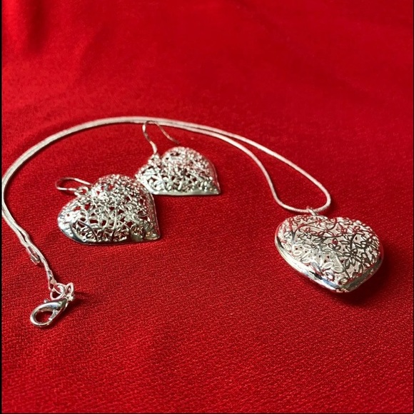 925 Sterling Silver Flowery Heart jewelry set - Picture 10 of 10